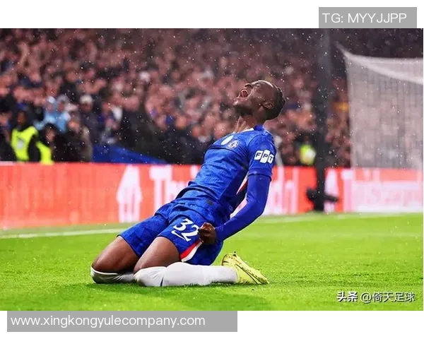 德国裁判茨瓦尔执法切尔西与阿贾克斯对决引发关注