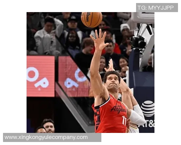 大洛佩斯表现低迷全场仅得1篮板正负值惨淡24令球队失望